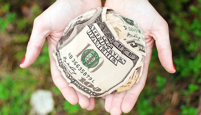 4 Reasons Why Money Lures Us Away from the Faith